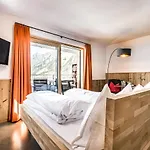 Mondschein & Ski-in Ski-out Luxus Am Arlberg 4* שטובן אם ארלברג