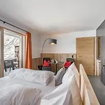Mondschein & Ski-in Ski-out Luxus Am Arlberg 4*
