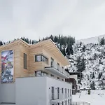 Mondschein & Ski-in Ski-out Luxus Am Arlberg 4*