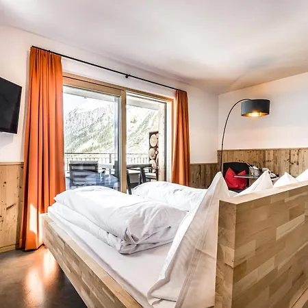 Mondschein Ski-in Ski-out 4* Stuben am Arlberg