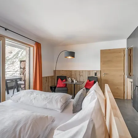 Mondschein & Ski-in Ski-out Luxus Am Arlberg 4*