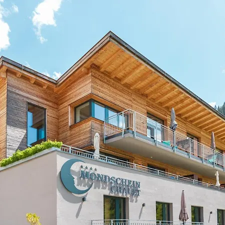 Mondschein & Ski-in Ski-out Luxus Am Arlberg فندق