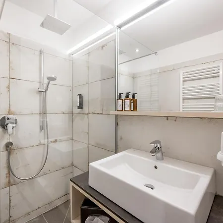 Mondschein Ski-in Ski-out Hotel 4*