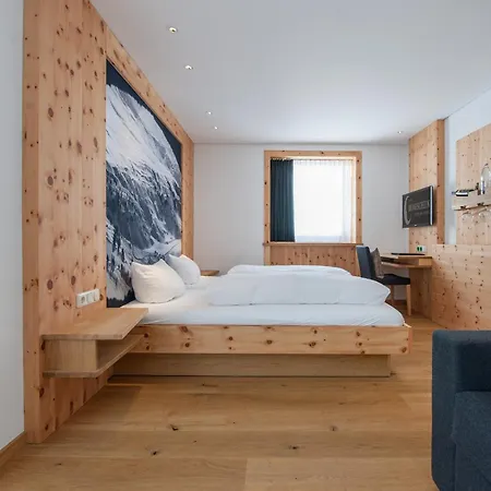 Mondschein & Hotell Stuben am Arlberg