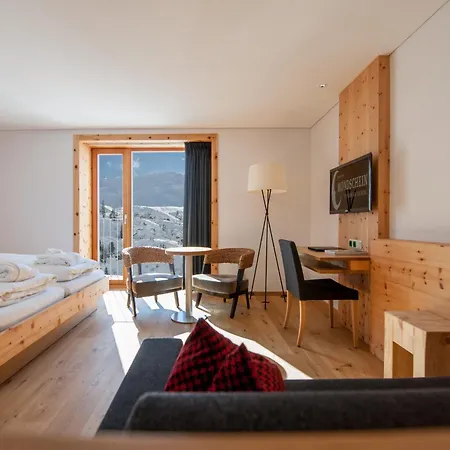 Hotel Mondschein Hotel & Chalet 4*