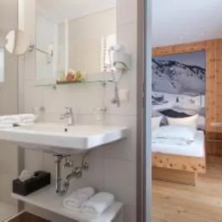 Mondschein & Hotell Stuben am Arlberg