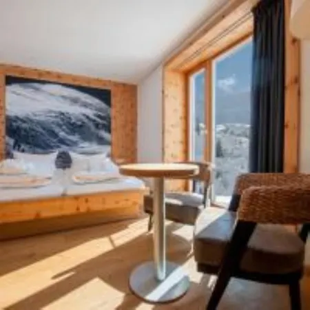 Mondschein Hotel & Chalet Hotel 4*