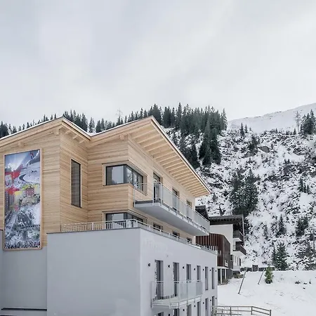 Mondschein & Ski-in Ski-out Luxus Am Arlberg 4*